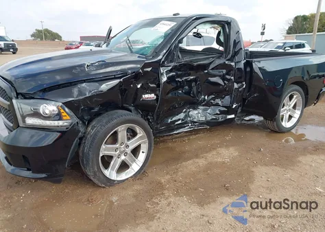 2013 Ram 1500 Express z USA, uszkodzony, nr VIN 3C6JR6AT0DG561331